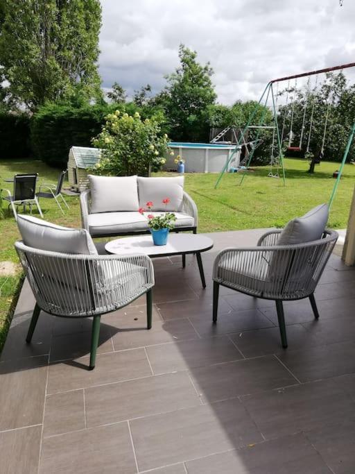 Chambre au calme à la campagne avec piscine idéale étape ou déplacement pro Vaux-sur-Vienne Extérieur photo